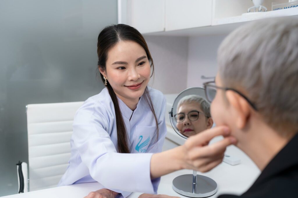 ฉีดฟิลเลอร์ที่ V Square Clinic