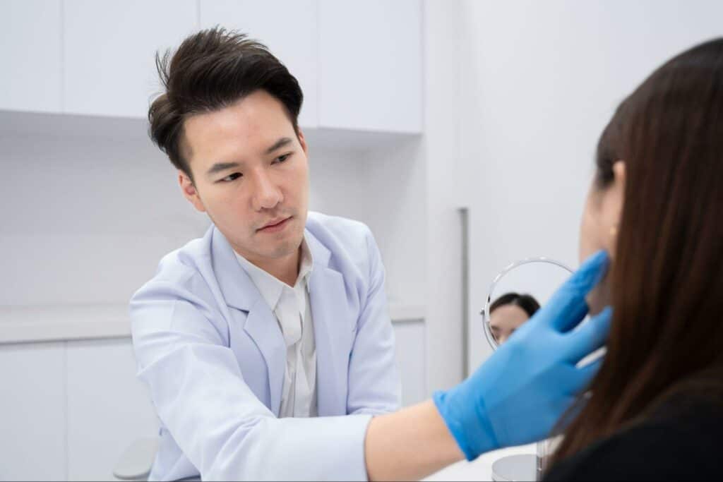 ทำ Ulthera ที่ V Square Clinic โดย นพ.ธนภัทร จิตร์ไทย