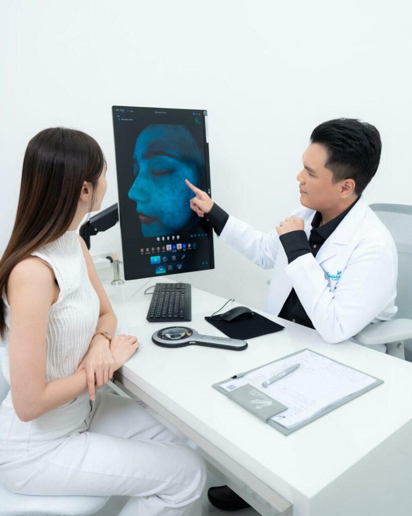 เลเซอร์รอยสิวที่ V Square Clinic โดย นพ. สุรนาถ ดีสุวรรณ์